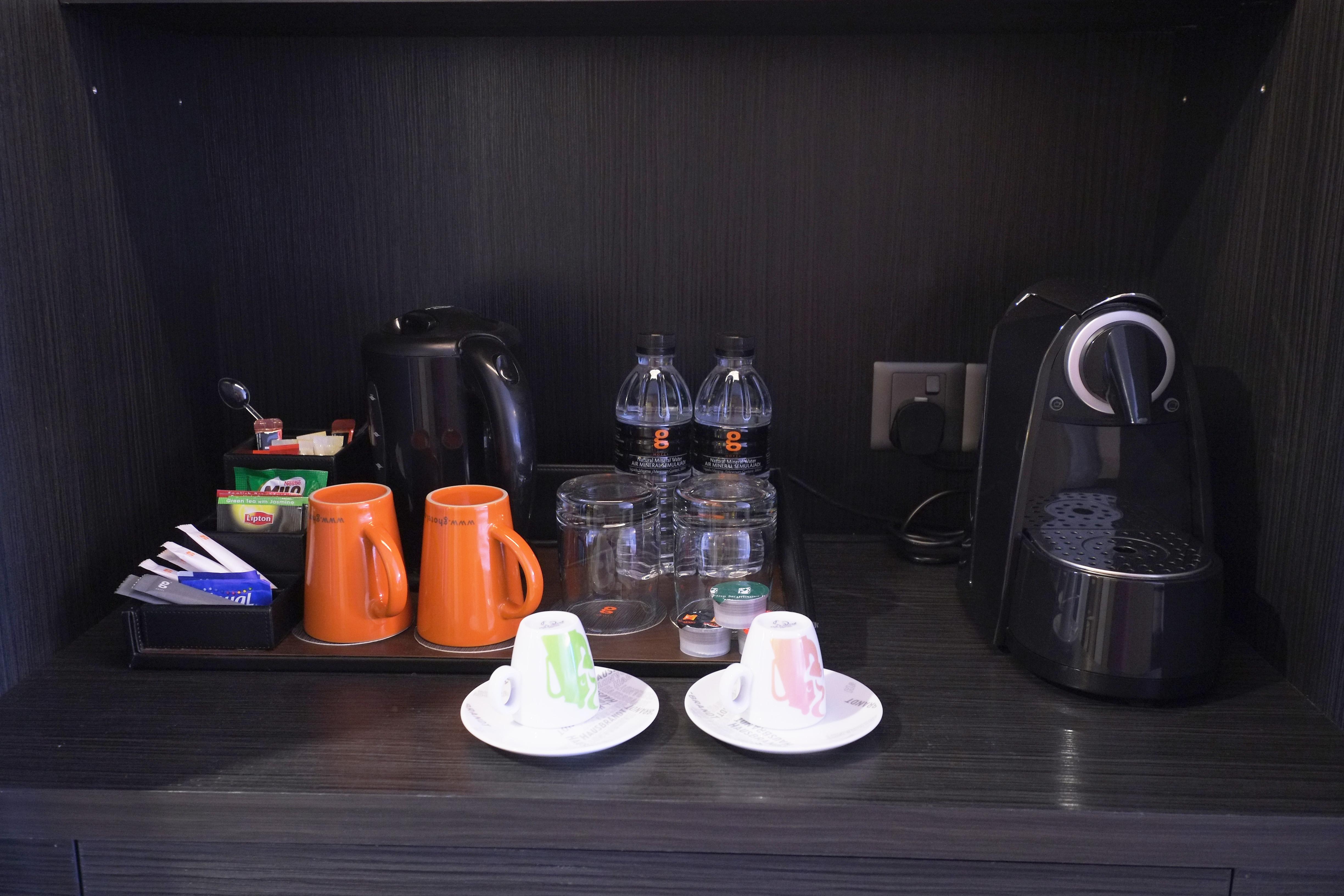 G Hotel Gurney George Town  Kültér fotó A Nespresso machine in a hotel room